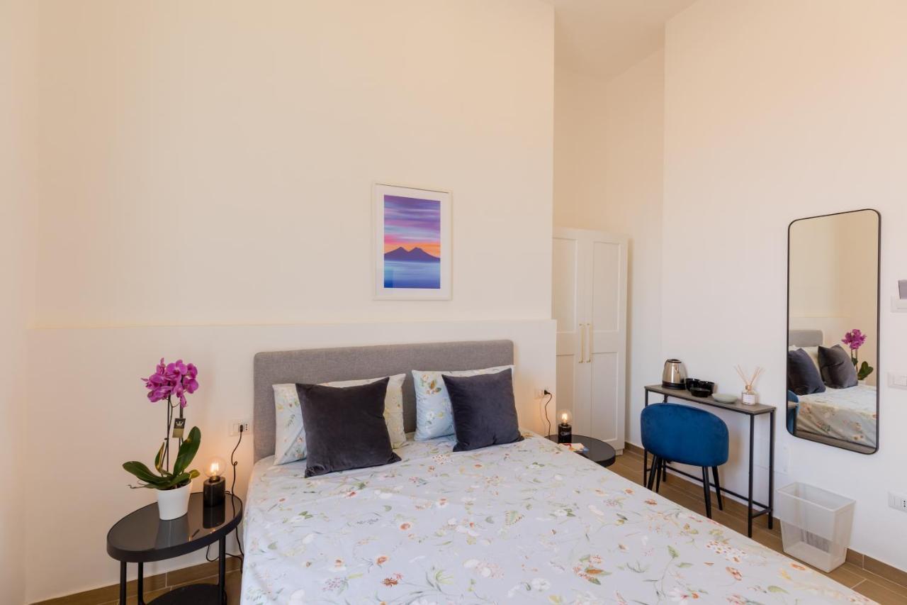 Blu Parthenope Suites Naples Exterior photo